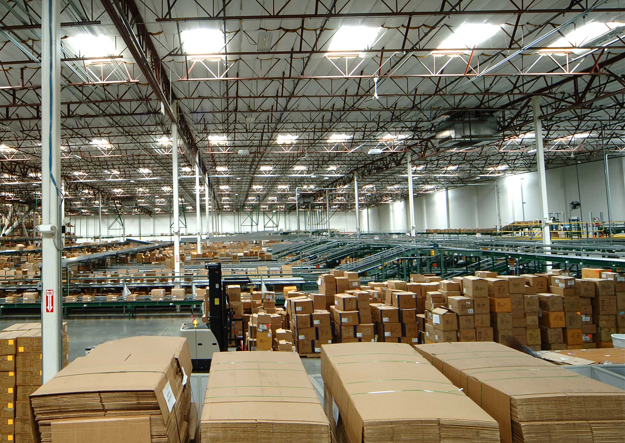 logistics-lighting-skylights-distribution-center.jpg
